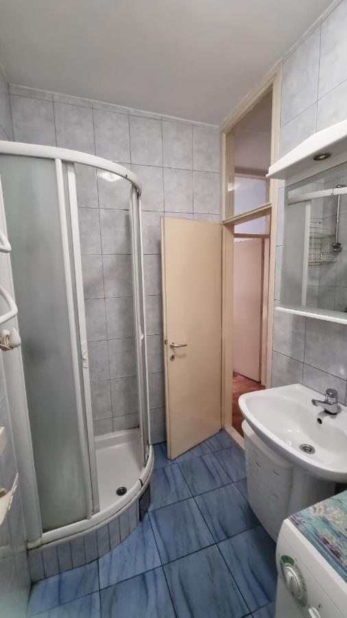 Apartment Z Podgorica Buitenkant foto